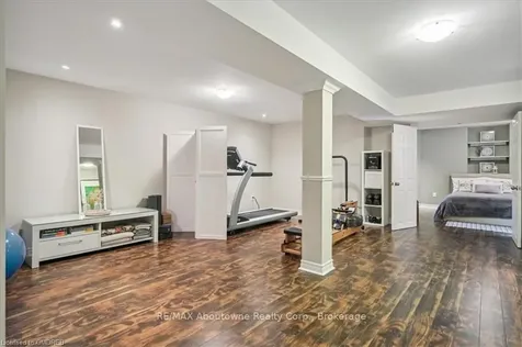 2474 Kwinter Road Oakville ON L6M 0K6