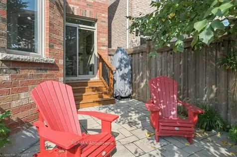 2474 Kwinter Road Oakville ON L6M 0K6