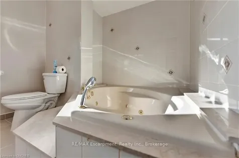 302 King Street E Caledon ON L7E 3J7