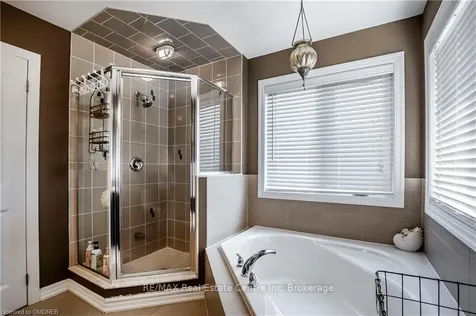 44 Forbes Terrace Milton ON L9T 3X8