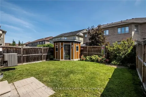 44 Forbes Terrace Milton ON L9T 3X8