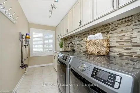 965 Mara Circle Milton ON L9T 6X4