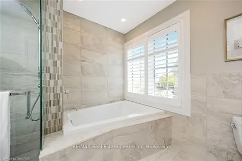 965 Mara Circle Milton ON L9T 6X4