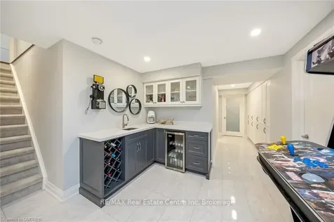 965 Mara Circle Milton ON L9T 6X4