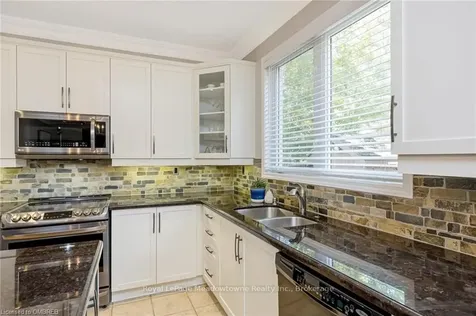 975 Stearn Place Milton ON L9T 6N3