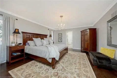 975 Stearn Place Milton ON L9T 6N3