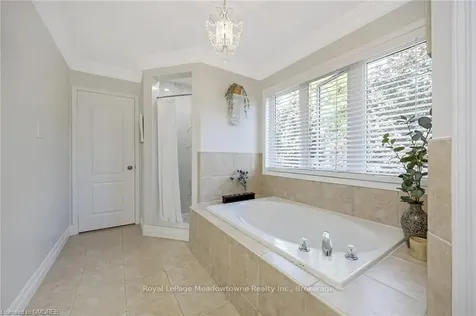 975 Stearn Place Milton ON L9T 6N3