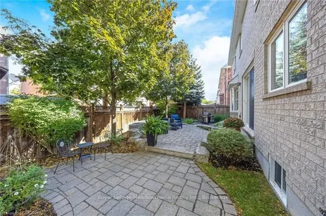 975 Stearn Place Milton ON L9T 6N3