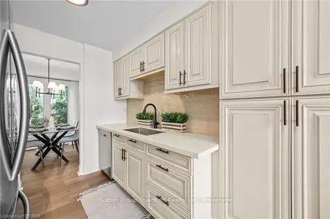 1144 Jamesway Boulevard Oakville ON L6H 2Z7
