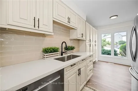 1144 Jamesway Boulevard Oakville ON L6H 2Z7