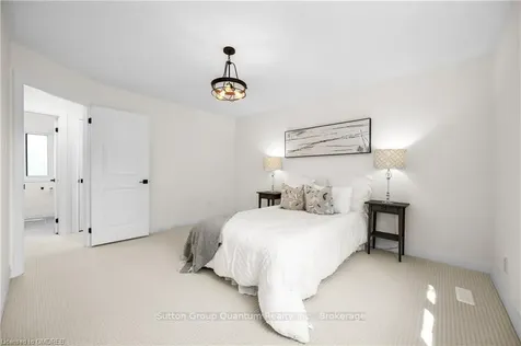 1144 Jamesway Boulevard Oakville ON L6H 2Z7