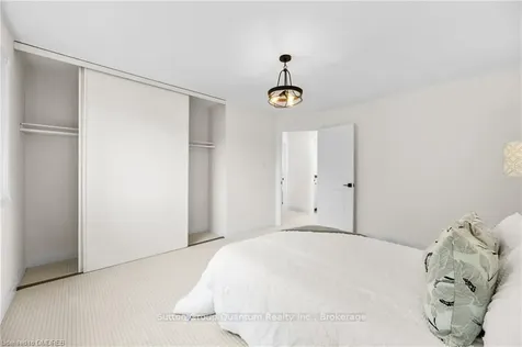 1144 Jamesway Boulevard Oakville ON L6H 2Z7