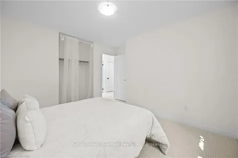 1144 Jamesway Boulevard Oakville ON L6H 2Z7
