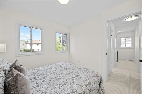 1144 Jamesway Boulevard Oakville ON L6H 2Z7