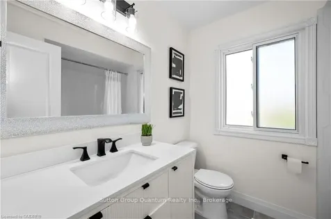 1144 Jamesway Boulevard Oakville ON L6H 2Z7