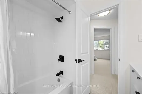 1144 Jamesway Boulevard Oakville ON L6H 2Z7