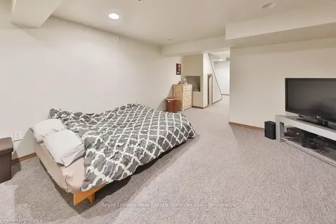 114 Orsett Street Oakville ON L6H 2N9