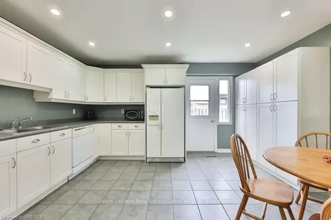 114 Orsett Street Oakville ON L6H 2N9