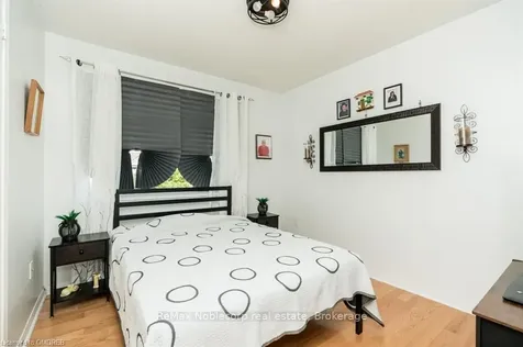 745 Edwards Avenue Milton ON L9T 6B2