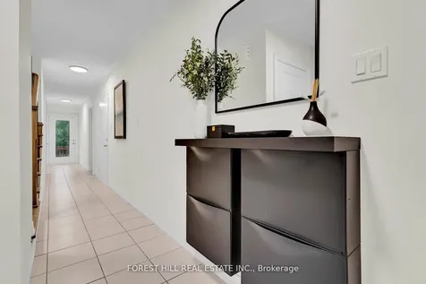 31 Queenpost Drive Brampton ON L6Y 6L2