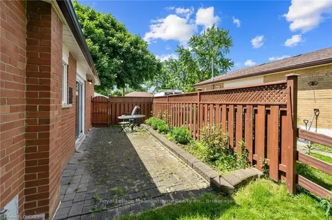 4 Fairfield Avenue Brampton ON L6X 2J1