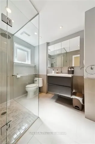 1373 Holborne Place Oakville ON L6H 3E2