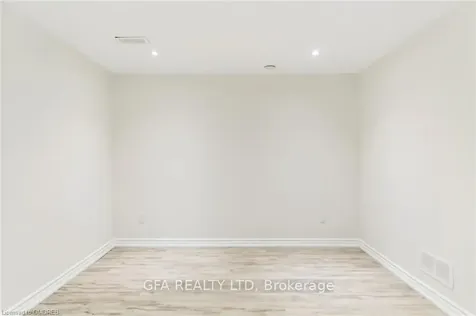 1373 Holborne Place Oakville ON L6H 3E2