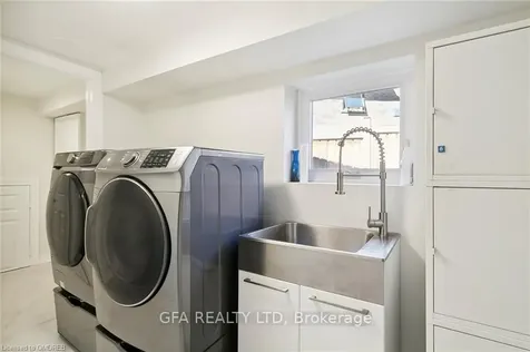 1373 Holborne Place Oakville ON L6H 3E2