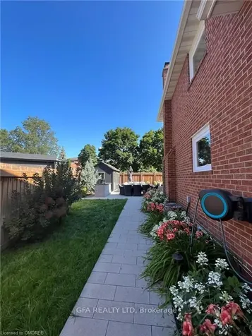 1373 Holborne Place Oakville ON L6H 3E2