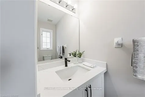 2268 Greenway Terrace Burlington ON L7M 4N5