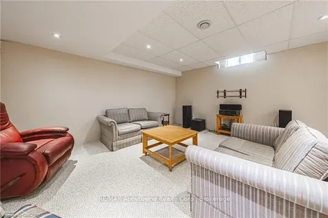 2268 Greenway Terrace Burlington ON L7M 4N5