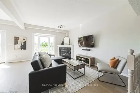 2268 Greenway Terrace Burlington ON L7M 4N5