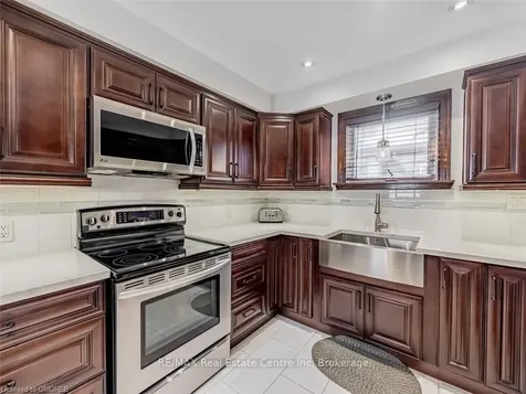 40 Grattan Street Toronto ON M9N 3J5