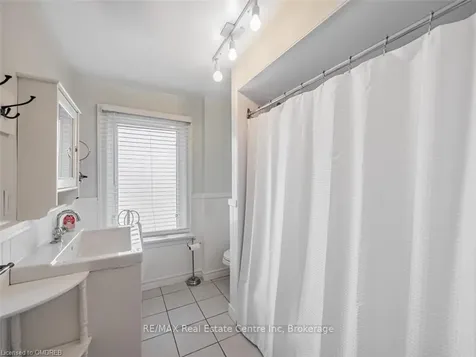 40 Grattan Street Toronto ON M9N 3J5