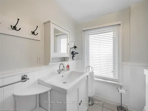 40 Grattan Street Toronto ON M9N 3J5
