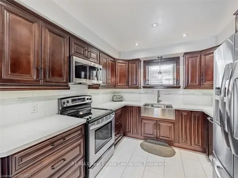 40 Grattan Street Toronto ON M9N 3J5