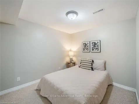 844 Laurier Avenue Milton ON L9T 4H1