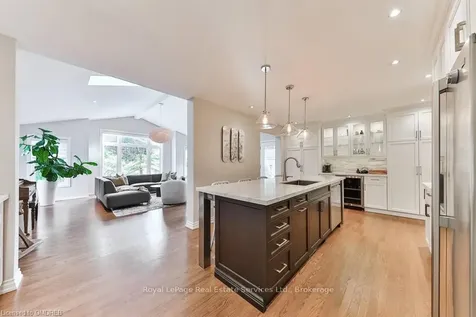 2324 Cheverie Street Oakville ON L6J 5W4