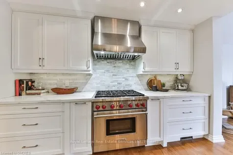 2324 Cheverie Street Oakville ON L6J 5W4
