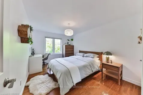2324 Cheverie Street Oakville ON L6J 5W4