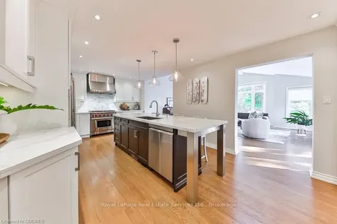 2324 Cheverie Street Oakville ON L6J 5W4