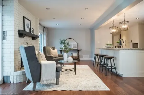 844 Bishop Court Milton ON L9T 3N1