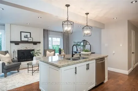 844 Bishop Court Milton ON L9T 3N1
