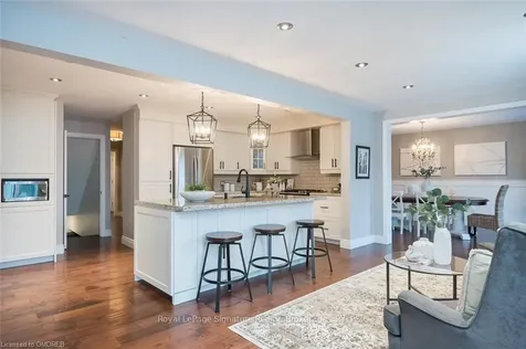 844 Bishop Court Milton ON L9T 3N1