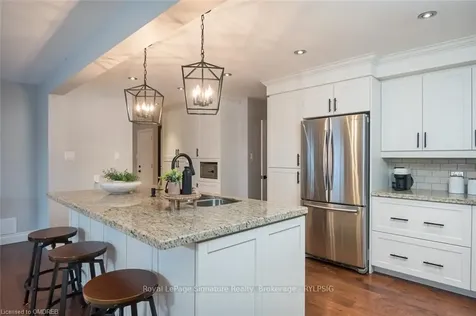 844 Bishop Court Milton ON L9T 3N1