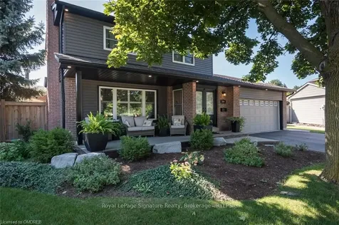 844 Bishop Court Milton ON L9T 3N1