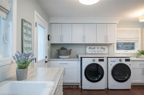 844 Bishop Court Milton ON L9T 3N1