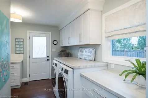 844 Bishop Court Milton ON L9T 3N1