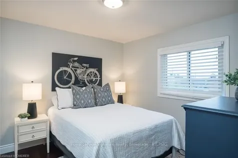 844 Bishop Court Milton ON L9T 3N1