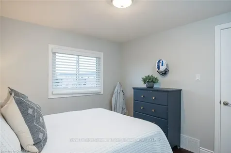 844 Bishop Court Milton ON L9T 3N1